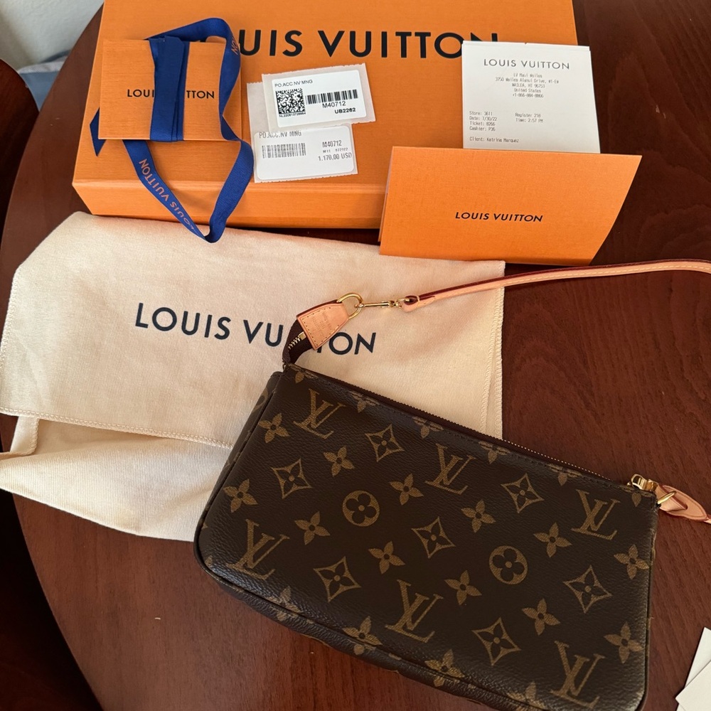 Louis Vuitton Pochette Accessoires